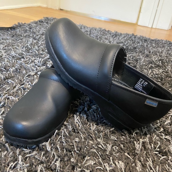 Cherokee Nursing Clogs - Picture 1 of 6